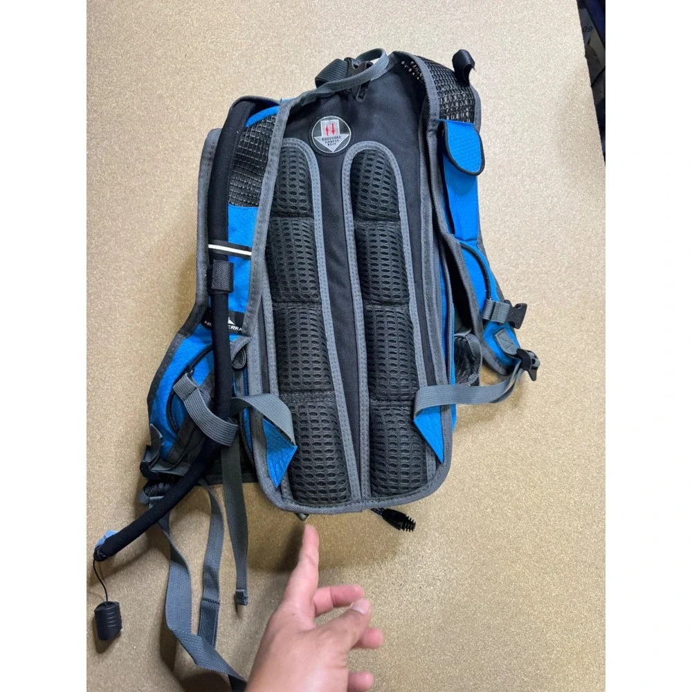 High Sierra 2 Liter‎ Hydration Pack Backpack Blue Sport Hiking Biking Camping